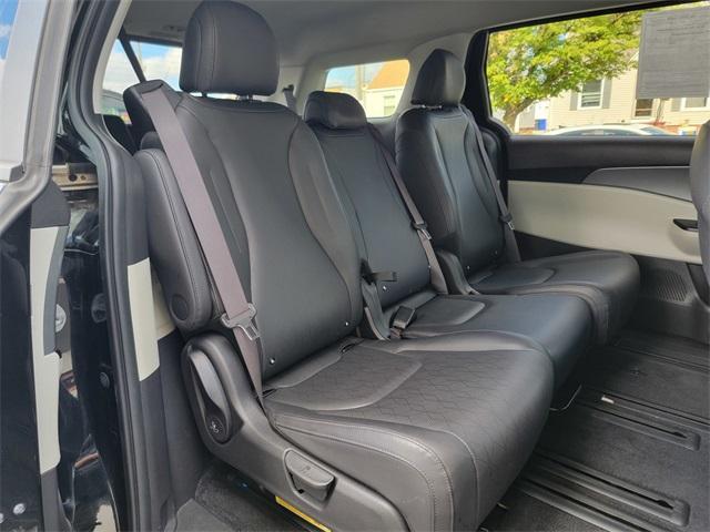 used 2024 Kia Carnival car, priced at $32,453