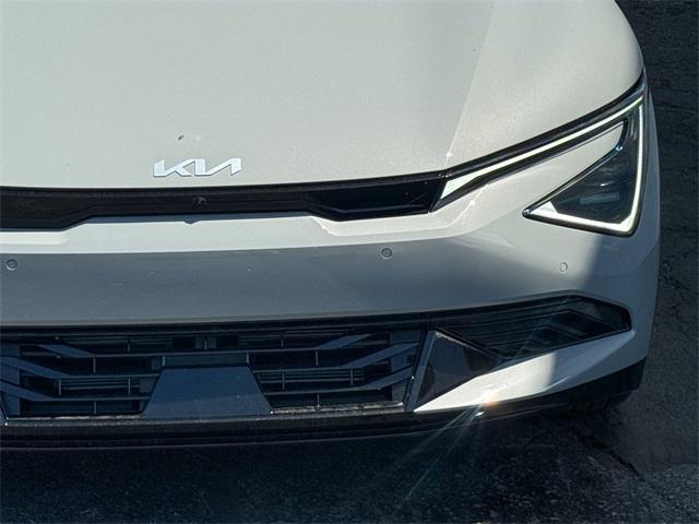 new 2025 Kia EV6 car, priced at $53,340