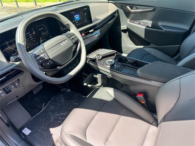 new 2025 Kia EV6 car, priced at $53,340