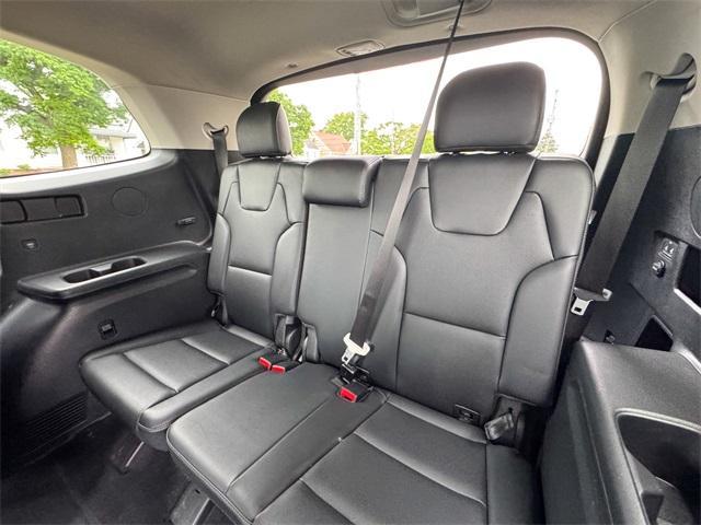used 2024 Kia Telluride car, priced at $39,030