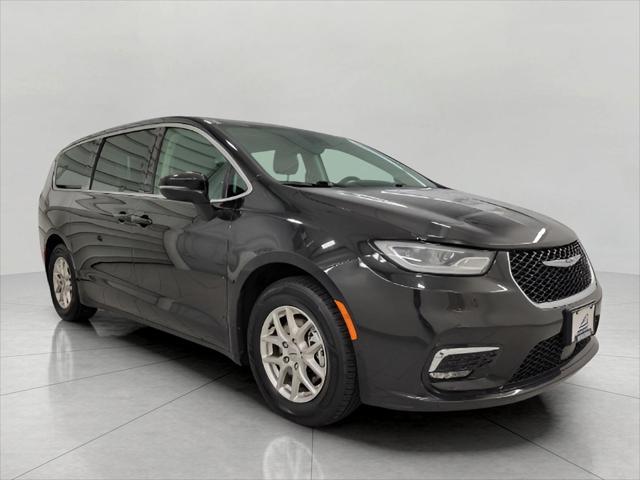 used 2023 Chrysler Pacifica car, priced at $25,924