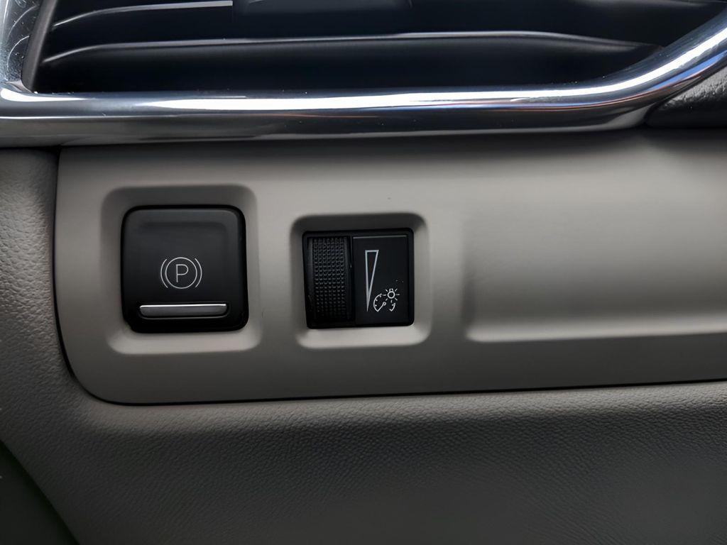 used 2021 Cadillac XT4 car, priced at $28,428
