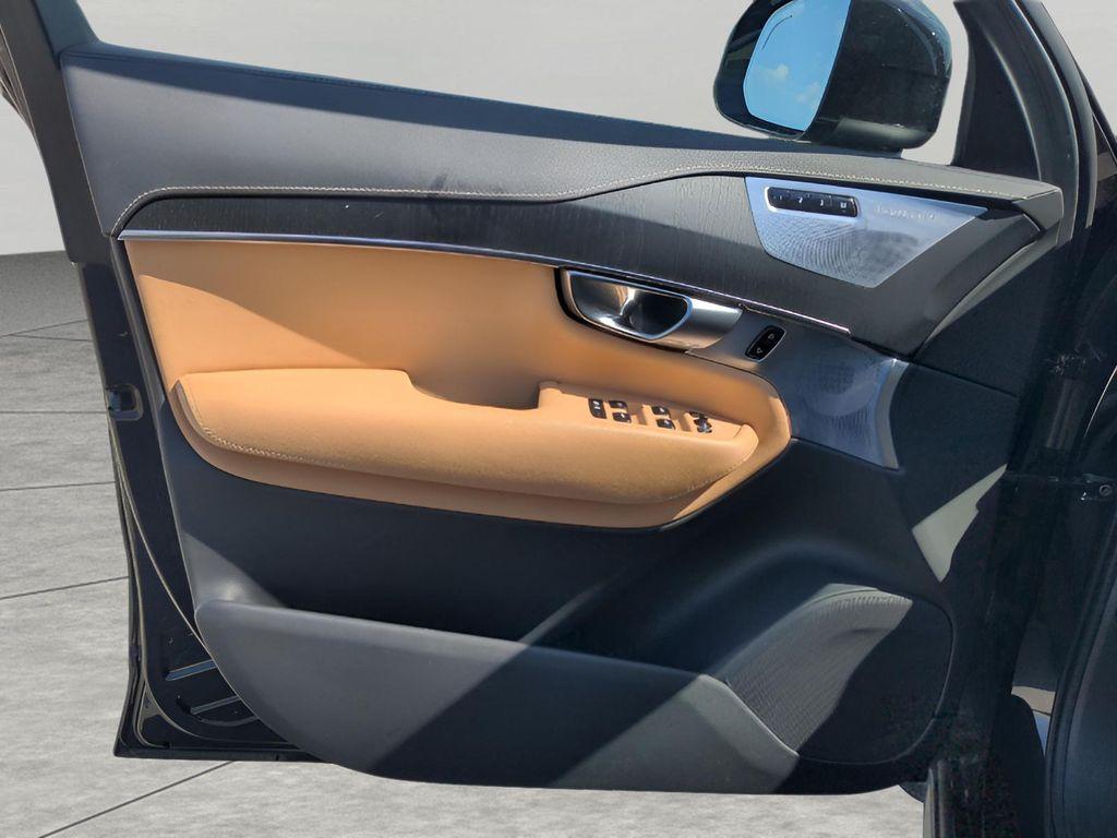 used 2022 Volvo XC90 Recharge Plug-In Hybrid car, priced at $29,965