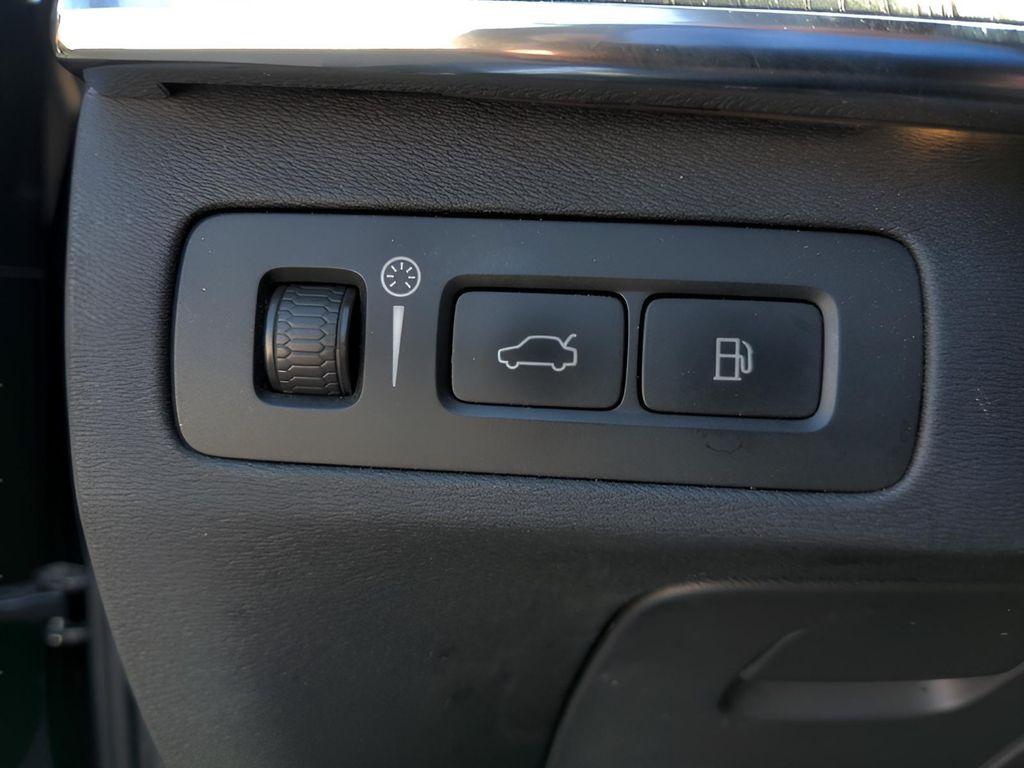 used 2022 Volvo XC90 Recharge Plug-In Hybrid car, priced at $29,965