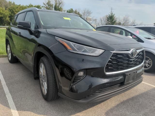 used 2021 Toyota Highlander car, priced at $32,988