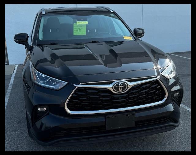 used 2021 Toyota Highlander car, priced at $32,988