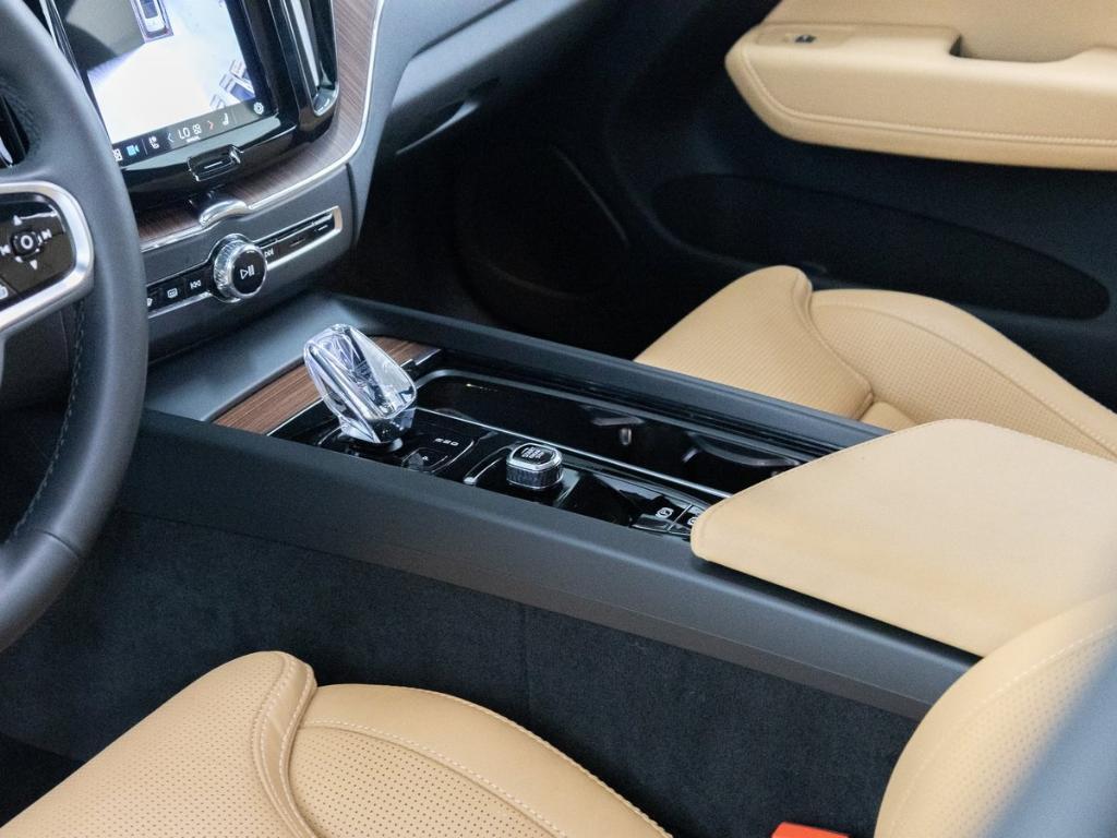 used 2024 Volvo XC60 Recharge Plug-In Hybrid car, priced at $48,990