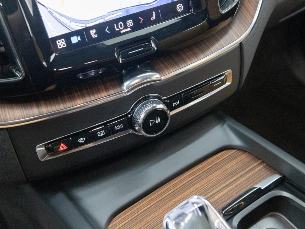 used 2024 Volvo XC60 Recharge Plug-In Hybrid car, priced at $48,990