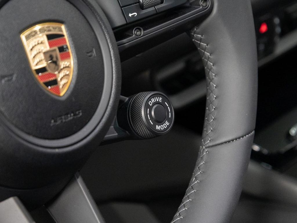 new 2025 Porsche Cayenne car, priced at $114,585