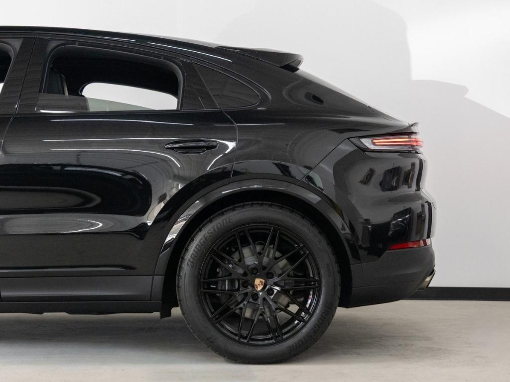 new 2025 Porsche Cayenne car, priced at $114,585