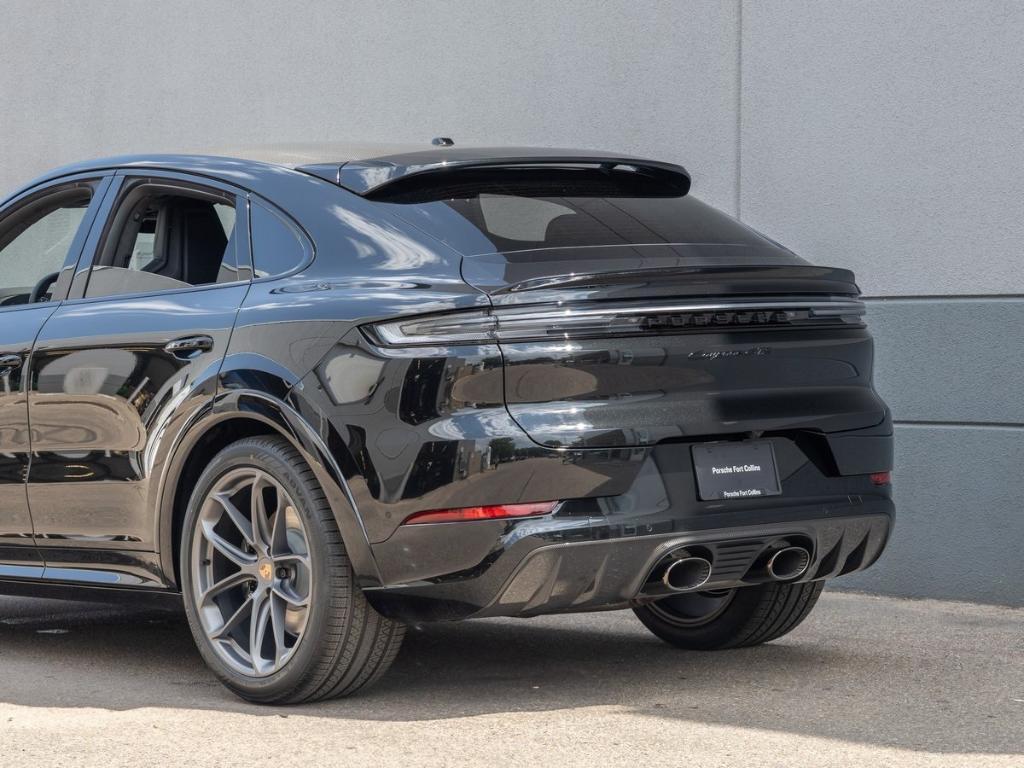 new 2025 Porsche Cayenne car, priced at $160,405