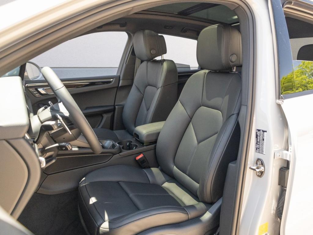 new 2025 Porsche Macan car, priced at $76,385