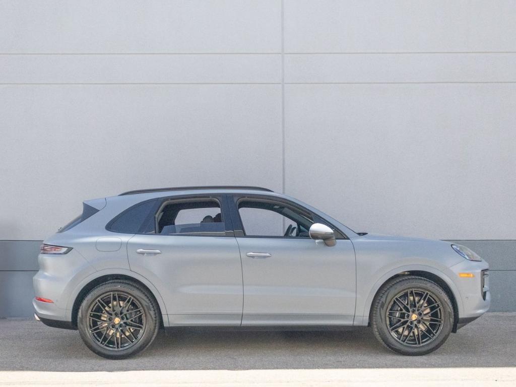 new 2025 Porsche Cayenne car, priced at $103,415