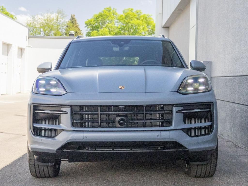 new 2025 Porsche Cayenne car, priced at $103,415