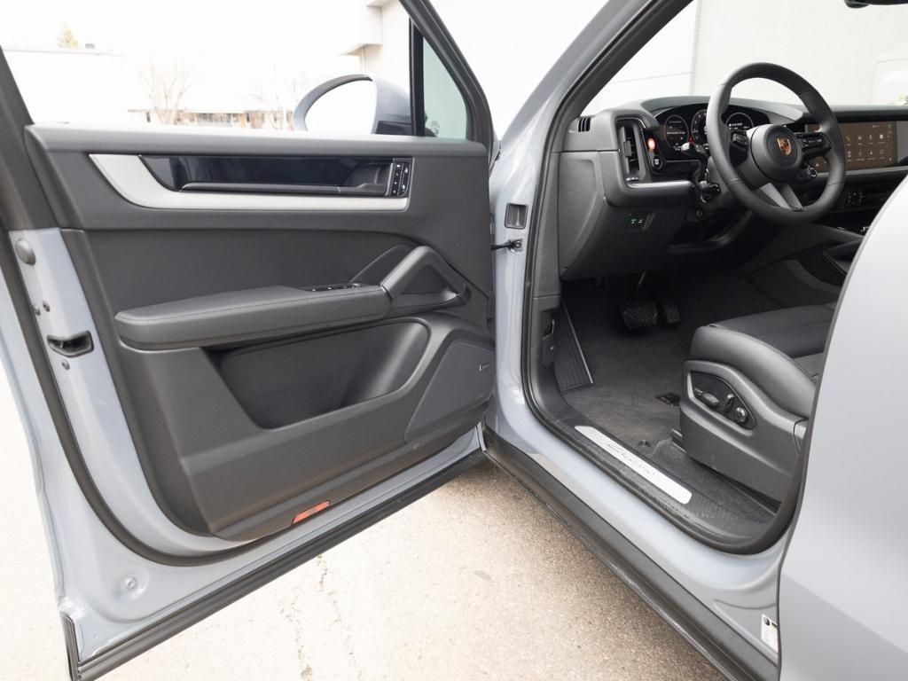new 2025 Porsche Cayenne car, priced at $103,415