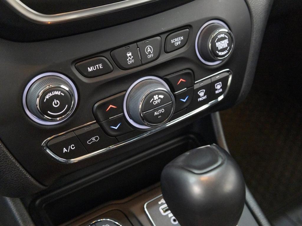 used 2022 Jeep Cherokee car, priced at $28,990