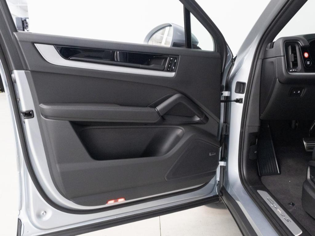 new 2025 Porsche Cayenne car, priced at $127,335