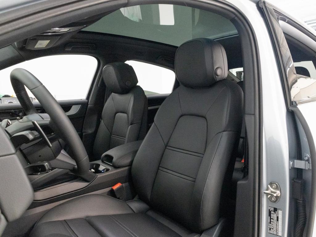 new 2025 Porsche Cayenne car, priced at $127,335