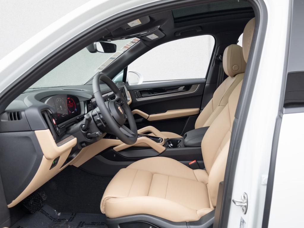 new 2025 Porsche Cayenne car, priced at $104,025