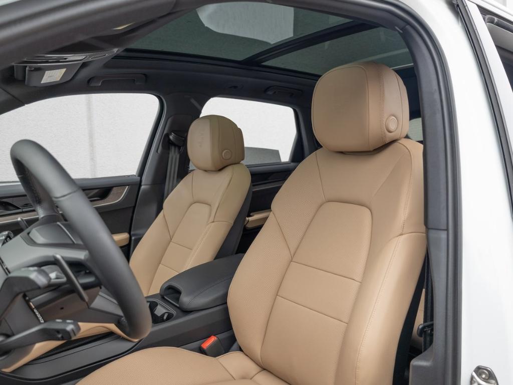 new 2025 Porsche Cayenne car, priced at $104,025