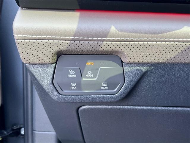 new 2025 Volkswagen Atlas car, priced at $46,170