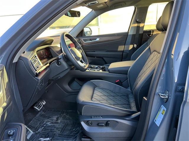 new 2025 Volkswagen Atlas car, priced at $51,289
