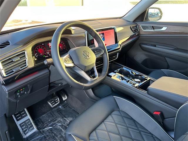 new 2025 Volkswagen Atlas car, priced at $51,289