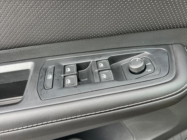 new 2025 Volkswagen Atlas car, priced at $39,006