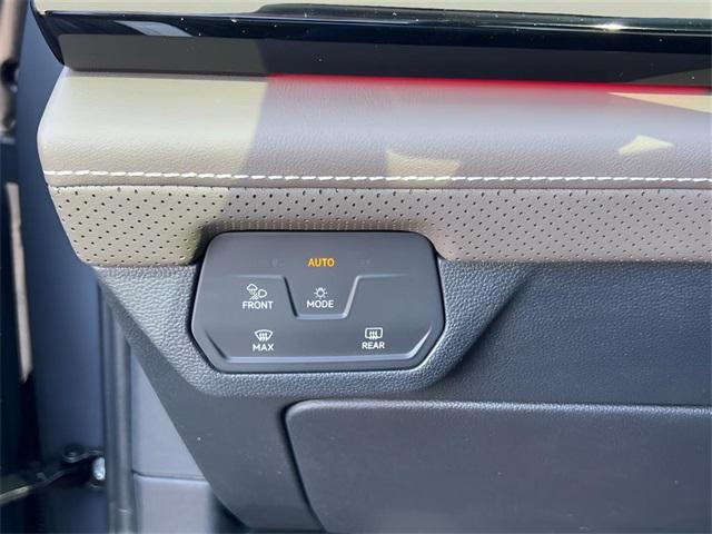 new 2025 Volkswagen Atlas car, priced at $43,745