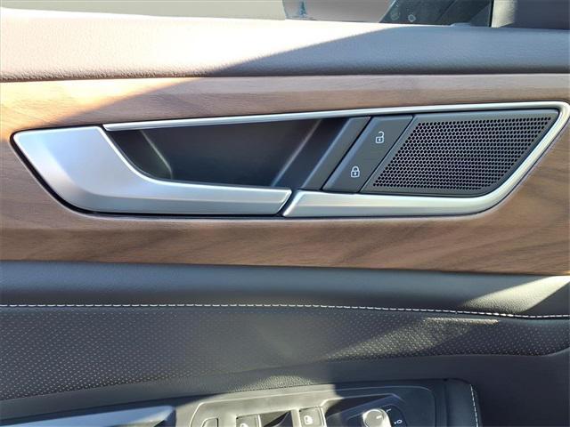 new 2026 Volkswagen Atlas car, priced at $47,418