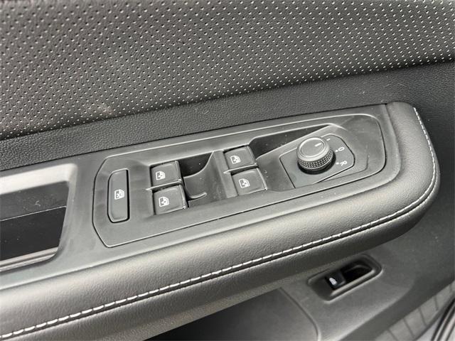 new 2025 Volkswagen Atlas car, priced at $46,009