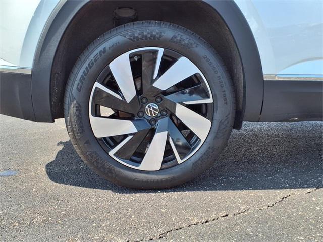 used 2025 Volkswagen Atlas Cross Sport car, priced at $45,700
