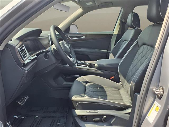 new 2025 Volkswagen Atlas car, priced at $47,888