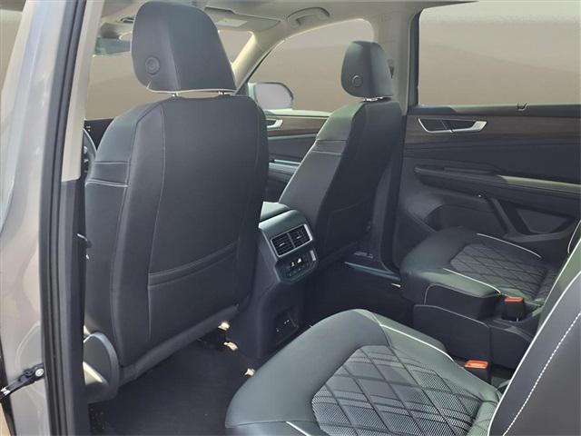 new 2025 Volkswagen Atlas car, priced at $47,888