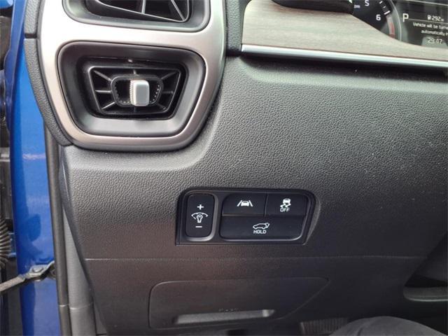 used 2022 Kia Sorento car, priced at $27,900
