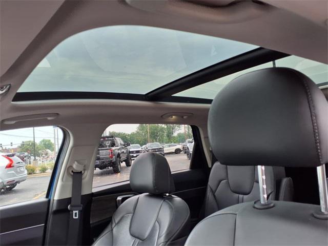 used 2022 Kia Sorento car, priced at $27,900