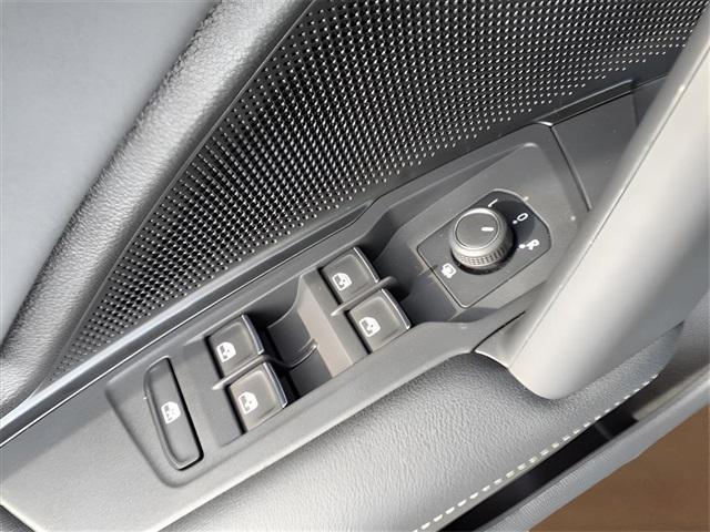 new 2025 Volkswagen Tiguan car, priced at $36,998