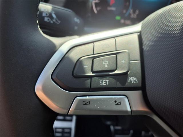 new 2025 Volkswagen Atlas car, priced at $50,836
