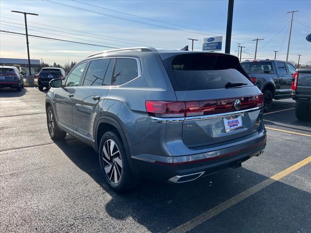 new 2024 Volkswagen Atlas car, priced at $43,111