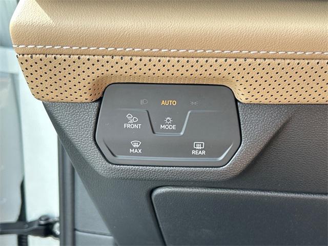 new 2025 Volkswagen Atlas Cross Sport car, priced at $39,014