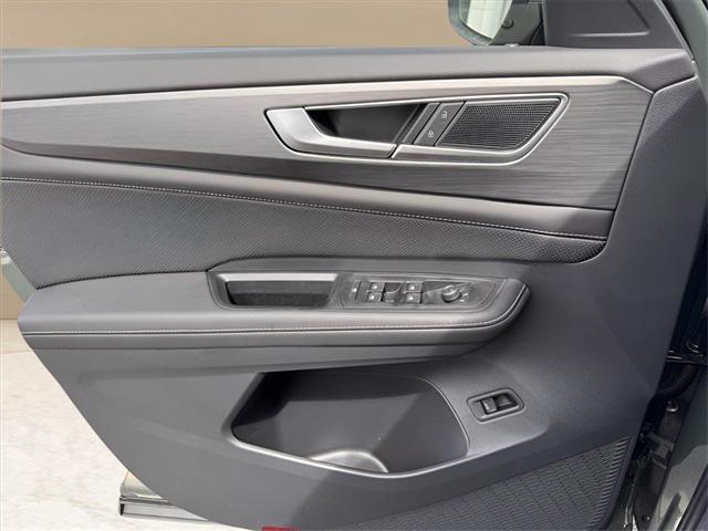 new 2025 Volkswagen Atlas Cross Sport car, priced at $40,004