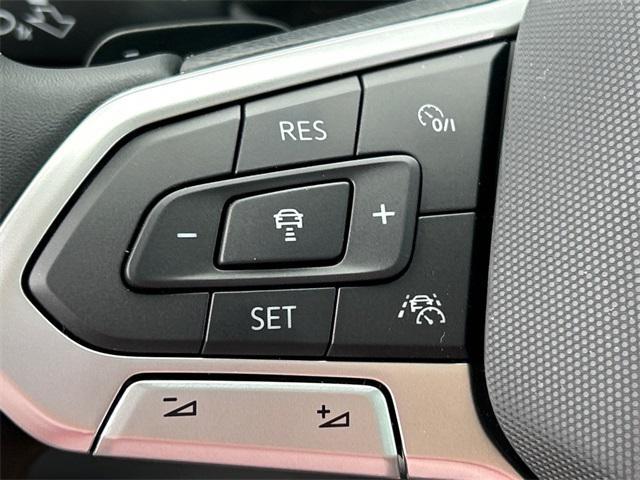 new 2025 Volkswagen Atlas car, priced at $48,670