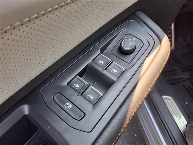 new 2025 Volkswagen Atlas car, priced at $43,764