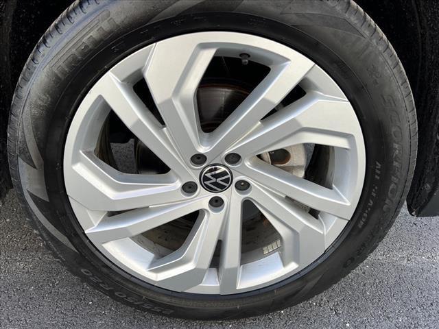 used 2021 Volkswagen Atlas car, priced at $28,600