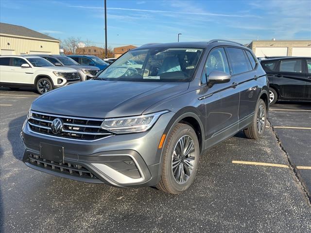 new 2024 Volkswagen Tiguan car, priced at $32,335