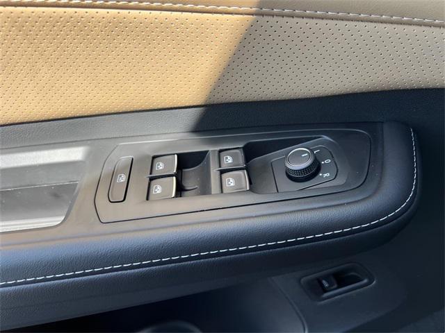 new 2025 Volkswagen Atlas Cross Sport car, priced at $39,625