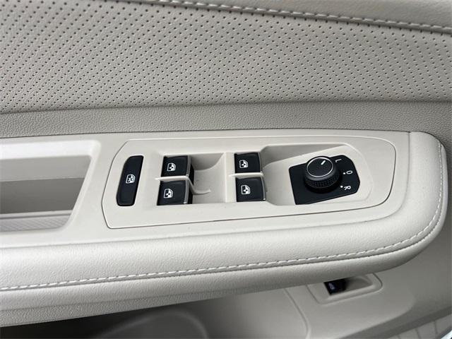 new 2025 Volkswagen Atlas car, priced at $47,934
