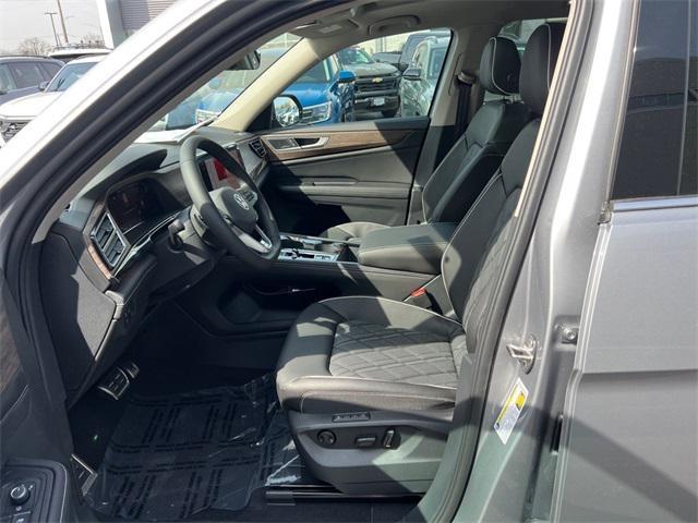 new 2025 Volkswagen Atlas car, priced at $50,411