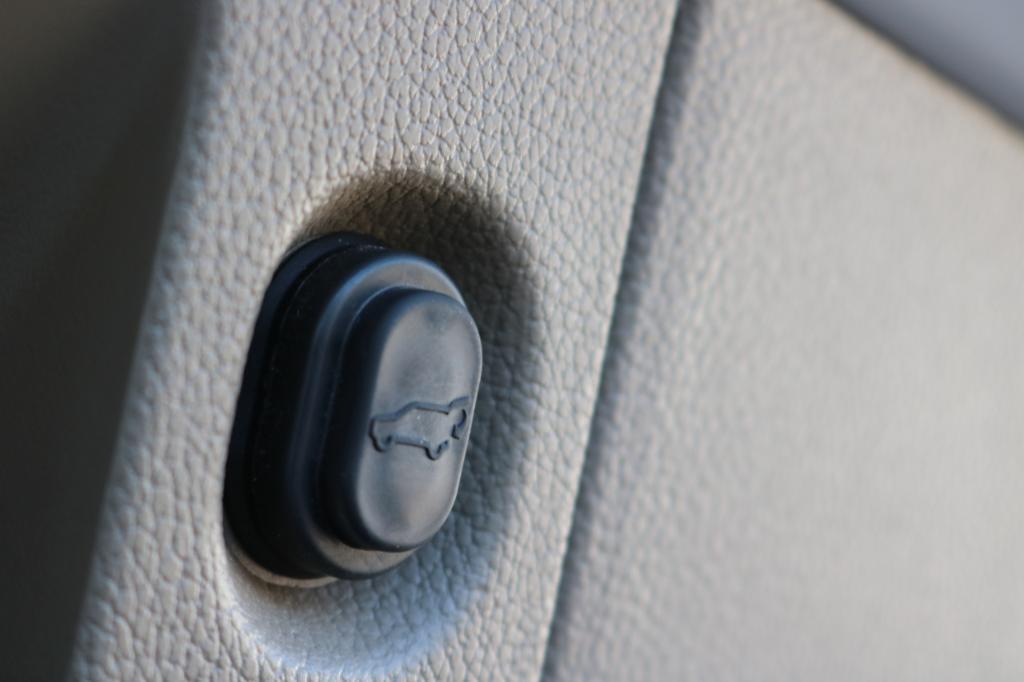 used 2018 GMC Yukon car, priced at $29,950