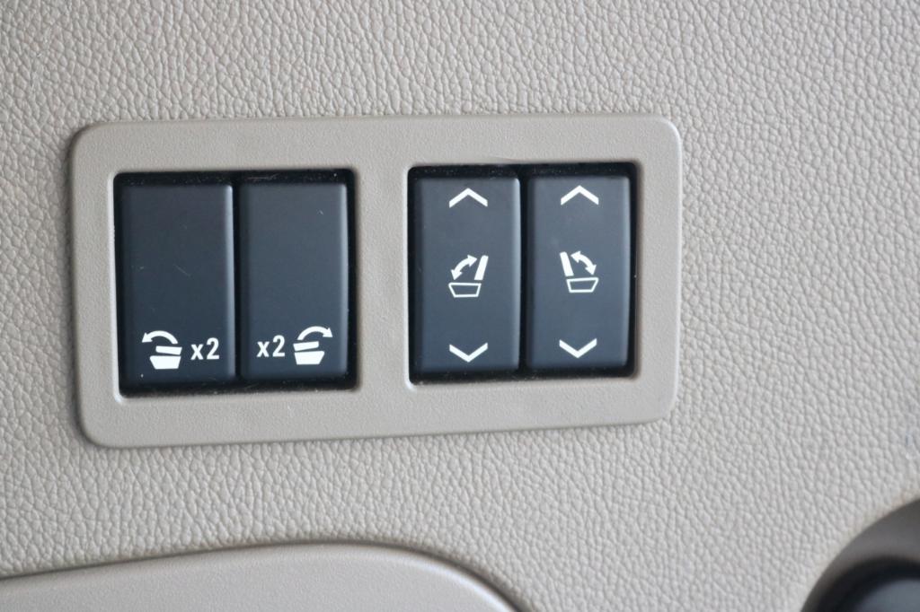 used 2018 GMC Yukon car, priced at $29,950